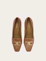 Ferragamo Gancini ornament pump - Image 5